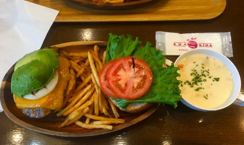 クア・アイナ イオン越谷レイクタウン店の厚切りチェダーアボカドバーガー9