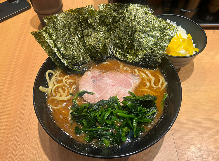 【草加駅】ます家のラーメンとライス