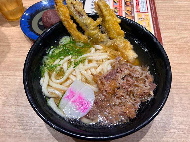 資さんうどん足立鹿浜店の肉ごぼ天とミニぼた餅