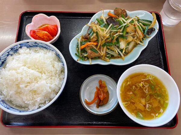 【越谷町中華探訪】越谷市場内　美松食堂のレバニラ炒め定食